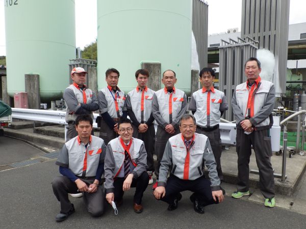 丹後ガス株式会社で登録した京都再エネコンシェルジュ9名の集合写真
